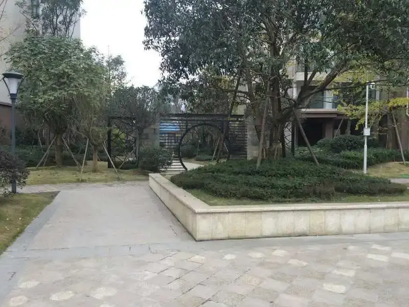 望江水岸2室1厅1卫南朝向2300.00元/月出租