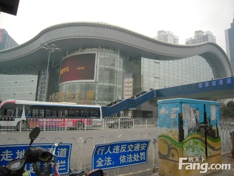 2015-01-02,亲历光谷广场人行天桥