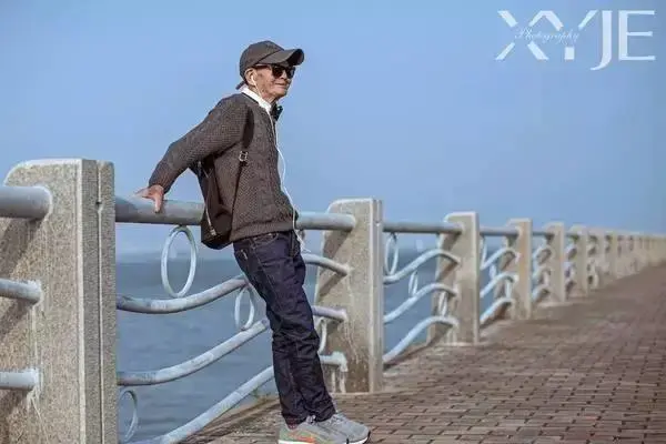 孙子给85岁爷爷拍了一组照片，帅遍了全中国
