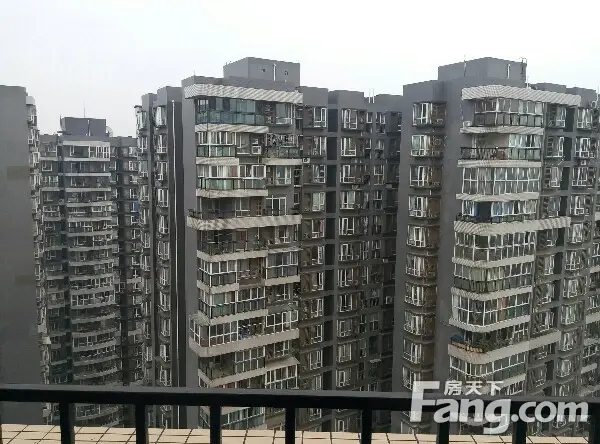 合能锦城2室2厅1卫西北朝向2100.00元/月出租