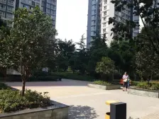 单价低,诚心出售,随时看房,出行方便,精装修