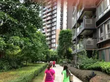 双轻轨四公里轻轨站+精装三房+居家安静