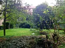 半人车分流,双轨交,小区有两层地下车库,车位充足