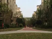 照母山 北大资源博雅四期三房142万