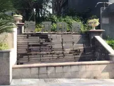 出行方便 配套齐全 精装修两房