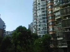中间楼层,一梯两户,看房随时方便