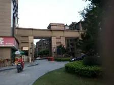 绿地新都会 南北通透,采光好 装修好,环镜优美 近地铁 中间楼层