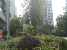 精装大两房业主诚心出售中间楼层朝小中庭