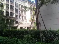 听蓝湾一楼端户带大花园,客厅70平,车库和花园入户