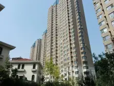 封闭小区 人车分流 南向一室有电梯 小区无坡 交通便利