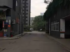 2号线轻轨站旁 清水两室 盘龙商圈里 房东急售!