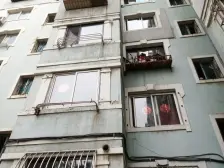 :户型周正,使用面积大,近车站,位置好,。。。