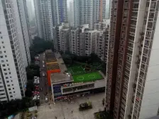 精装修保持好 南北朝向 户型方正 带花园 拎包入住