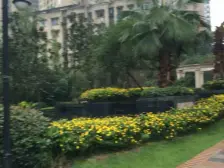 观音桥清水两房。位置好,旁边就是华新