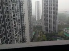 精装修 户型方正 低楼层 小区环境好带着大露台