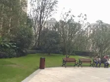 此房满2年 视野开阔全景望秀湖公园 南北朝向 采光充足