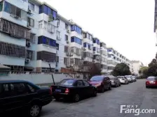 一楼带院子院子很不错适合老人居住
