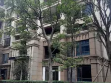 金科品质轻轨旁,精装高层两房业主诚心出售