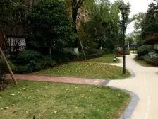 正规三房+家具齐全+小区门口是公园+业主急售+带车位