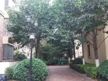 房东忍痛割爱,诚心出售此房。小花园洋房