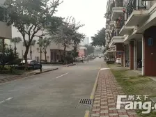 精装大三房,一梯两户通透户型,前后双阳台