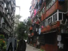 急售井冈大道,地铁站口就近,有太阳。院子门卫