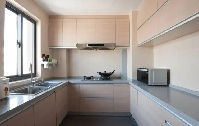 厨房热水器安装效果图 640x1500.jpg