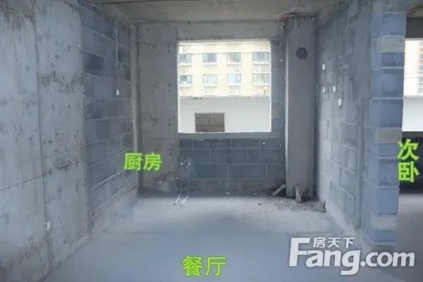 【站长评房】逸景阳光新区潜力盘，保温层铺设进行中