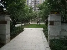 万象城次新洋房看江 清水未住人 带车位价格可以谈