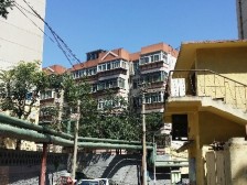 郎茂山五区中间楼层南北通透户型。。