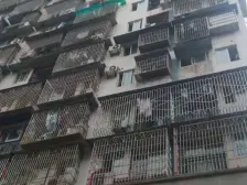 大坪双轻轨旁,精装修,直接拎包入住,配套成熟