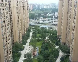 保利香槟光华3室1厅南