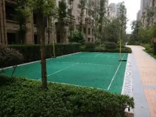 东站旁,精装修,家具家电齐全,洋房顶跃,带大露台,