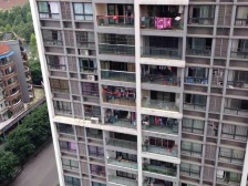 轻轨站1800米的,户型方正,视野开阔,出门就是瀚恩.