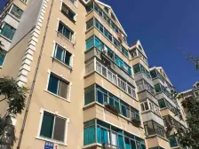 精装修,拎包入住,业主诚心卖,价格可以沟通