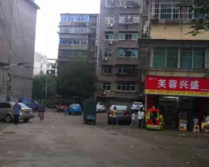 交通方便 户型方正 全天采光好