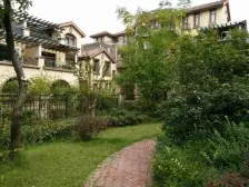 轻轨岔路口+232平清水联排+可自主装修+住家舒适