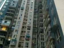 此房装修是简装,中间楼层 近奥体 近重医 近龙湖天街