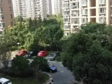 保利二期靠河位置+大花园+储藏室15平+产权车位30平!