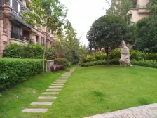 金科带电梯的大顶跃+大露台 清水房,南北通透经典户型