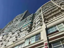 楼下新隆嘉,交通方便,有电梯。