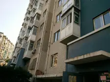 文体街封闭小区 近市场地铁 南北通厅 南北院 可拎包住