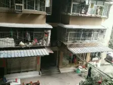 18号线轻轨站旁精装两房,看江景,距离大坪商圈近