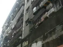 铁路三村 南北通透,采光好 装修好,环镜优美 视野好,诚心出售