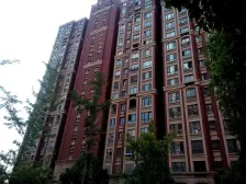 卫生间全明,大开间,品质小区,小区入口附近