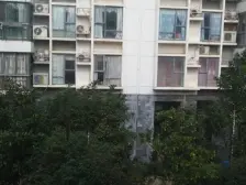 蓝天郡 精装四房 拎包入住 小区环境美