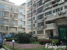 此房满五年,看房很方便,楼层也好业主把钥匙留给我了