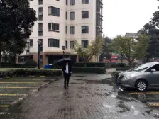 湖东CBD湖畔天城三室两厅两卫低楼层 装修保养好 可直接入住