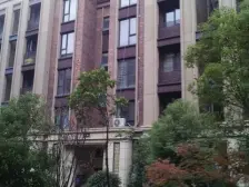 此房满五年,家具家电齐全,拎包入住