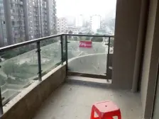 红谷峰尚 南北通透,采光好 装修好,环镜优美 周边匹套完善,,出行方便